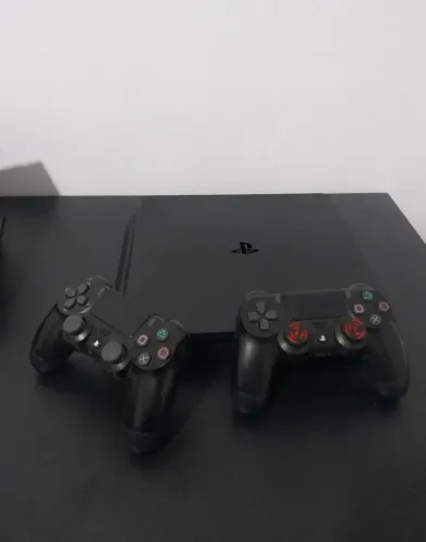 Ps4 slim 1T desbloqueado 2 controles