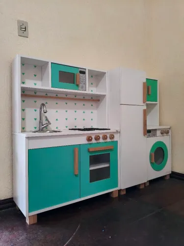 Cozinha Infantil de Madeira - Eita Casa Perfeita (Verde Claro)