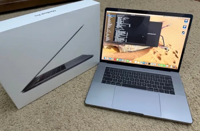 Macbook Pro i9 32gb de Ram com ssd de 512gb Placa de Vídeo 4gb Seminovo Impecável