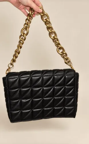 Bolsa Zara Matelassê preta com corrente