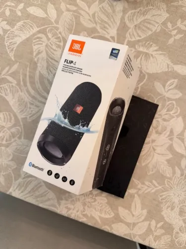 JBL Flip 4