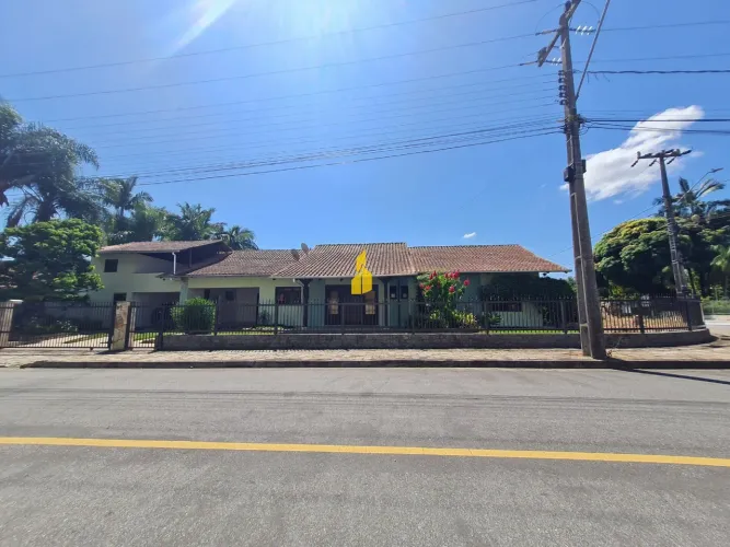 Casa com 5 quartos em Timbó-SC