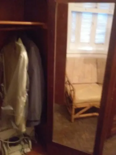 Guarda roupa antigo modelo provençal duas portas