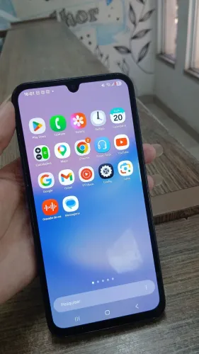 Celular em ótimo estado, preço a negociar 