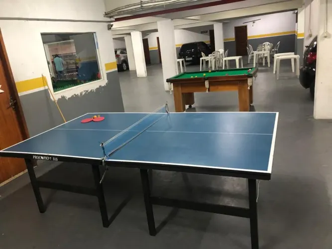 Mesa de ping-pong oficial sem pé.