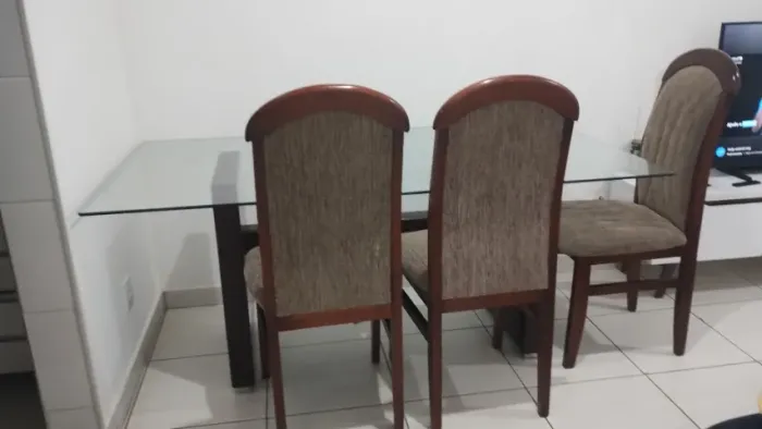Mesa de jantar para 6 seis cadeiras, com 3 cadeiras