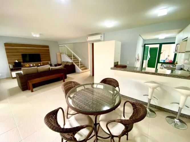 OPORTUNIDADE! Linda Casa em Condomínio a Venda na Praia de Barra do Una com Escritura Defi