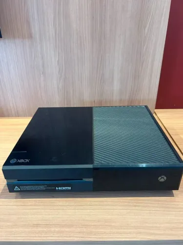 Xbox One 500GB + Kinect + 29 Jogos + 2 Controles