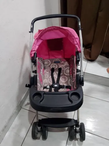 Carrinho de bebê Burigotto menina 