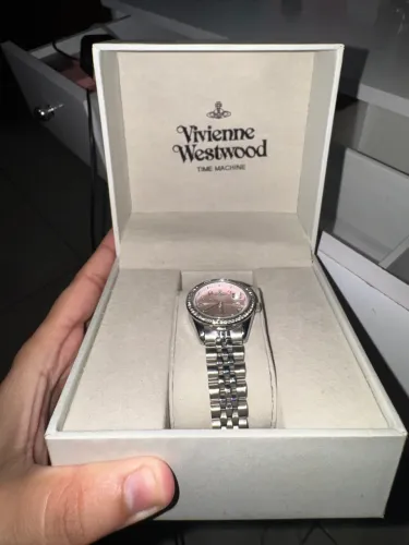 Relógio vivienne westwood semi novo