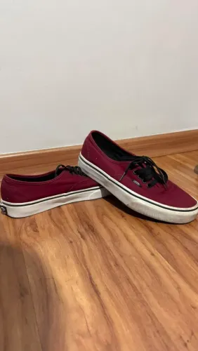 Vans vinho