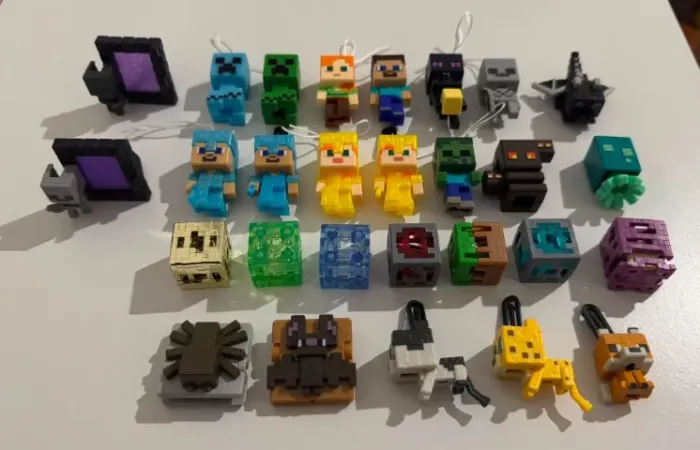 Coleção completa Minecraft Kinder Joy Kinder Ovo Boneco Creeper Alex Steve
