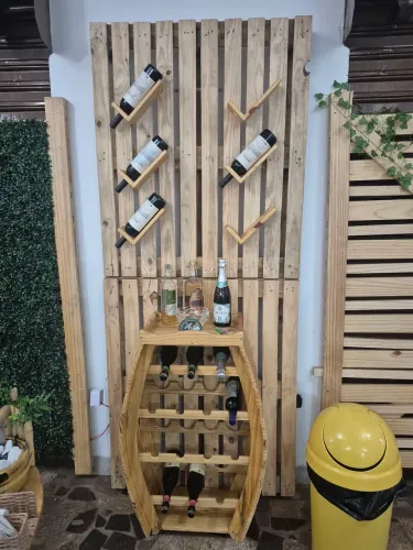 Adega rústica para vinhos
