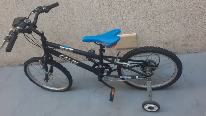 Bicicleta infantil Caloi Hot Whees