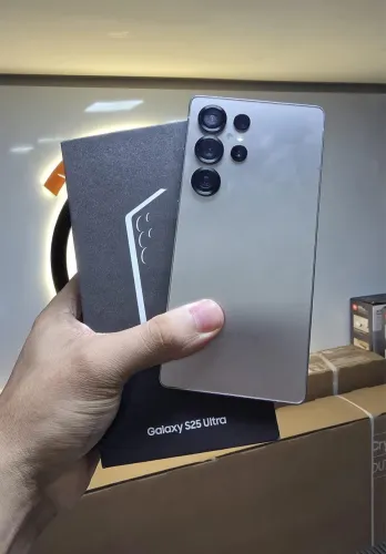 *Galaxy S25 Ultra 5G*  12/512GB Semi Novo Completo, impecável   *R$4799