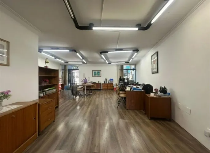 Prédio de 630m²,com 2 andares e subsolo, Recepção,11 salas, - Centro de São Bernardo do Ca