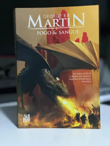 Livro Fogo e sangue 