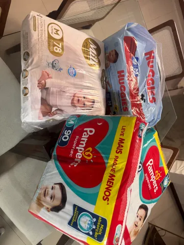Vendo pacotes de fralda M 
