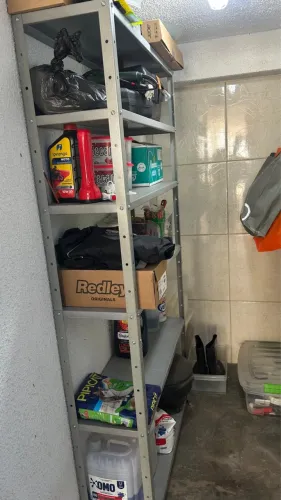 Armário de aço com 6 bandejas