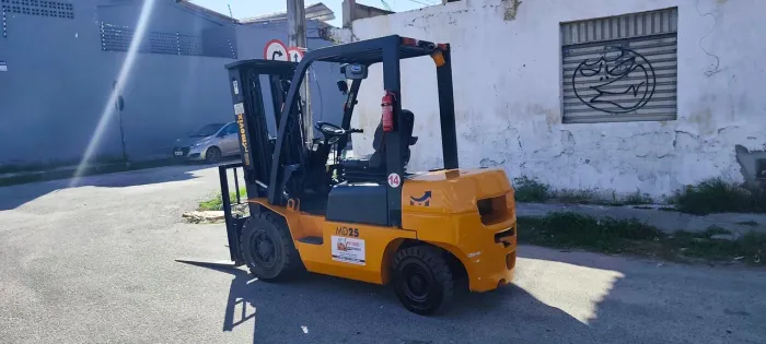 ALUGO EMPILHADEIRA