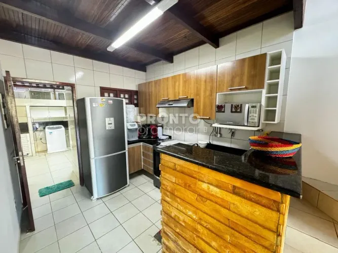 Casa de Condomínio com 4 quartos em Carneiros