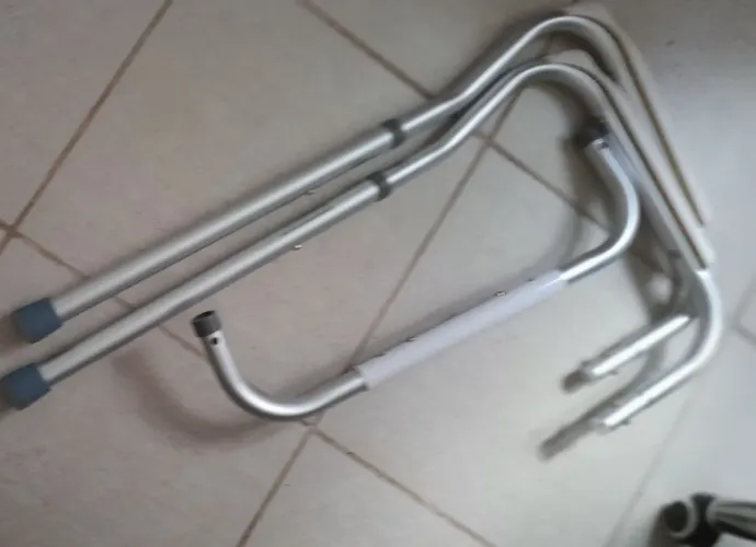 Alça de apoio para vaso sanitário