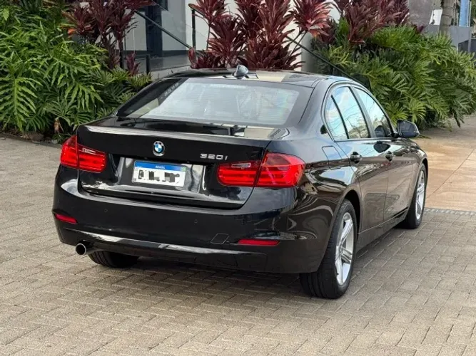 BMW 320I A 2.0 Turbo/activeflex 16V 184cv 4P 2014