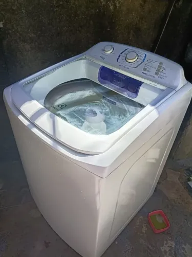 Máquina de lavar roupas Eletrolux 16kg
