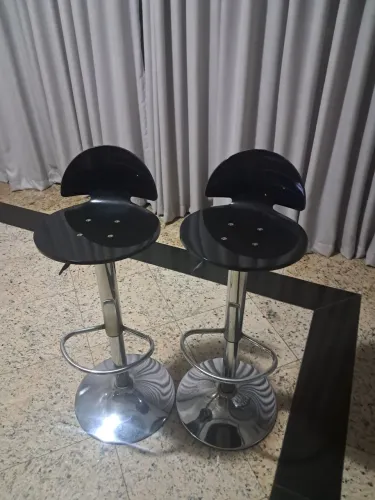 PAR DE BANQUETAS TULIPA