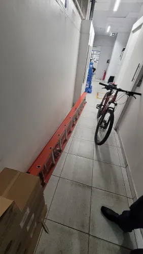 Aluguel de escada extensível de fibra de vidro para subida em telhado 