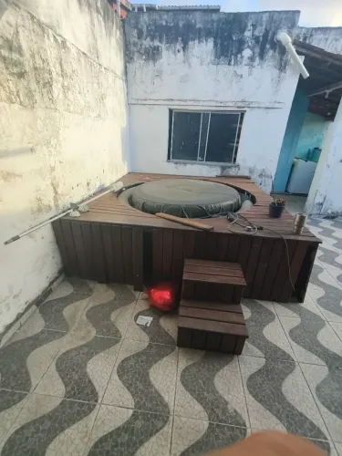 Ofurô Spa inflável intex 06 lugares com deck madeira