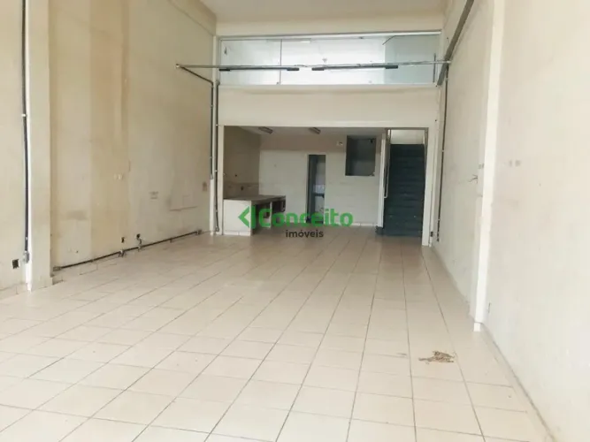 Loja comercial , em uma localização privilegiada!