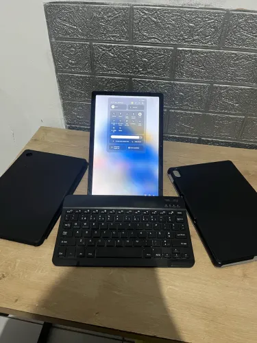 Tablet Samsung Galaxy A8 + Periféricos 