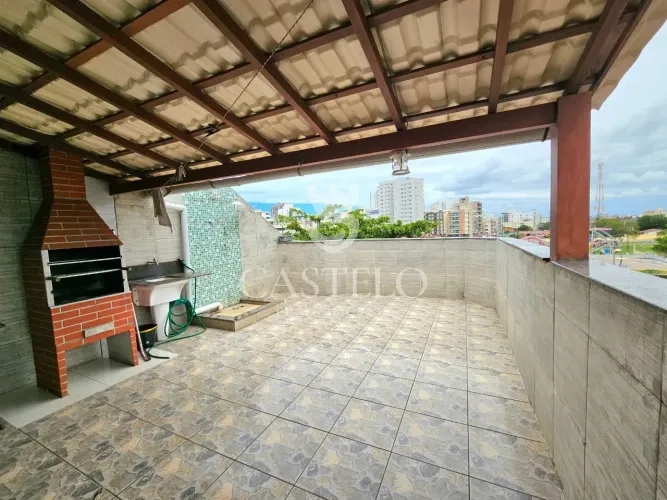 IMPERDÍVEL ! Cobertura duplex, 3 quartos/2suítes a venda na praia do Morro com 2 vagas de 