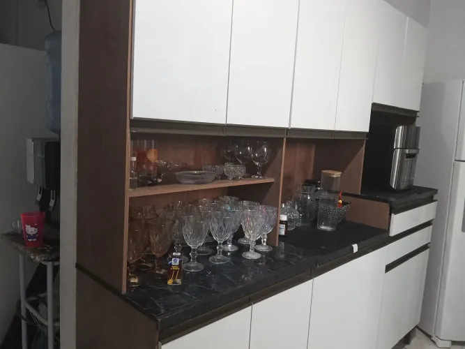 Armário enorme em MDF ,, lindo ' motivo da venda estou me mudando e não cabe