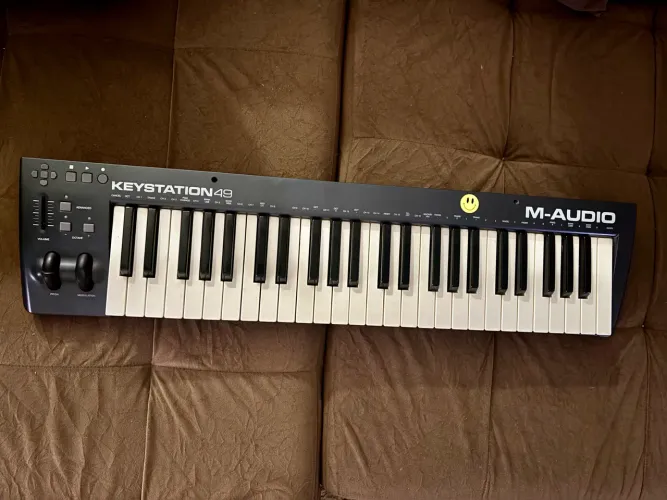 Teclado MIDI Profissional - 49 teclas