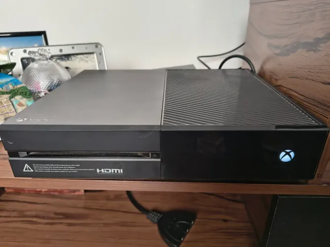 Xbox One Fat + 1 controle + PES2018