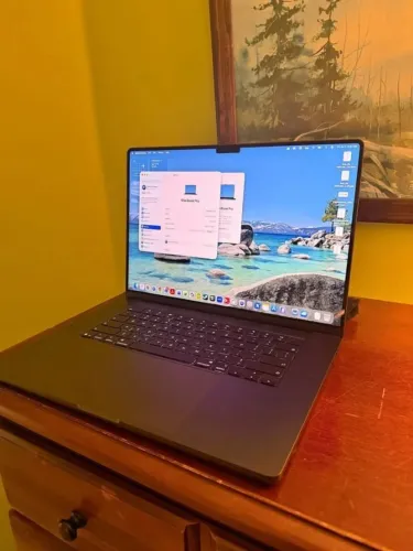 MacBook Pro M5 16 48GB RAM 2TB