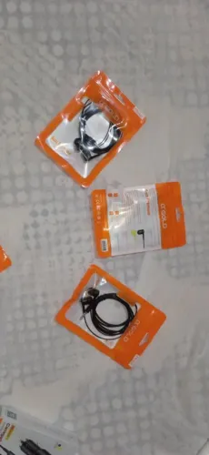 Fones de ouvido com fio
