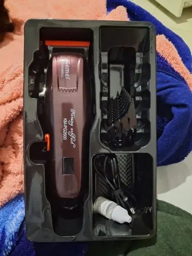 Máquina de cortar cabelo profissional - Kemei 2600 Original