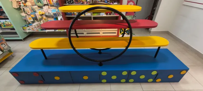 Expositor de centro robusto de 3m com gavetas