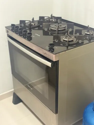 Vende se um fogão semi novo (5) bocas