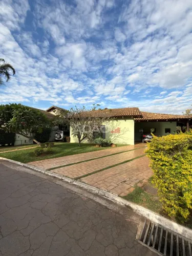 CASA TÉRREA NO JARDINS VIENA