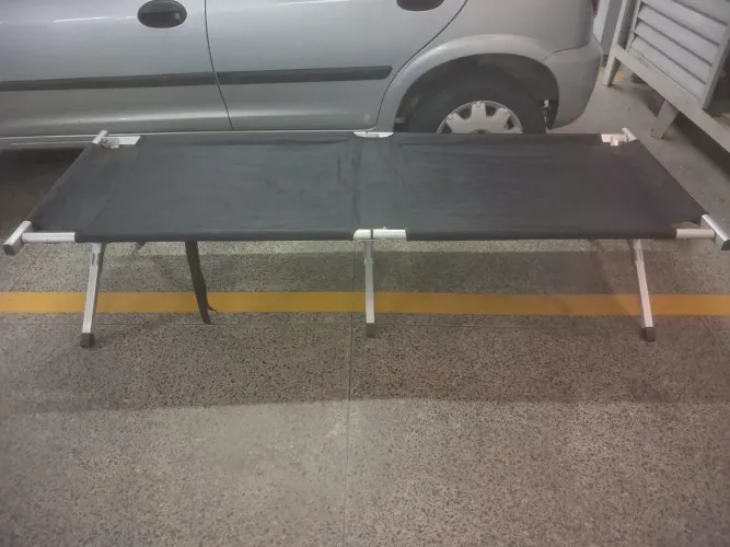 Cama de campanha dobrável para acampamento confortável