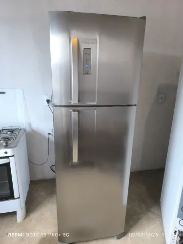 Vendo geladeira Eletrolux frosfree inox 127 volts