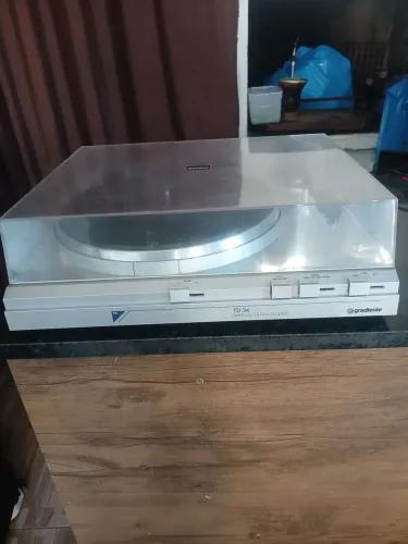 Toca-discos Gradiente. Td-34
