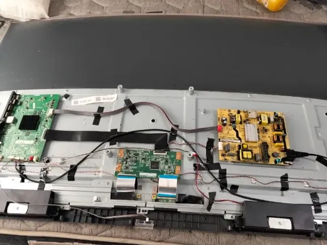 Peças de tv TCL
