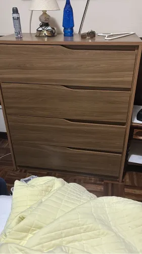 Cômoda com gavetas 