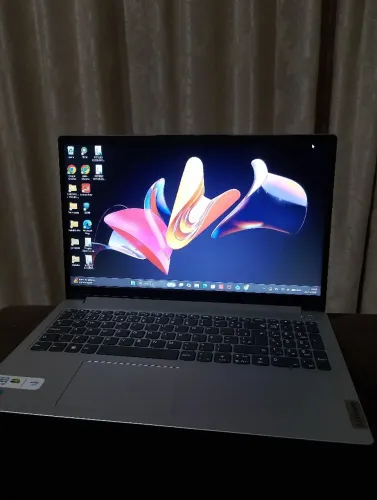 Notebook Lenovo - IdeaPad 1 15IAU7, Intel Core i3 4GB - 256GB SSD Tela 15.6" Windows 11