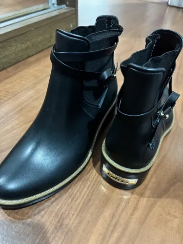 Bota colcci